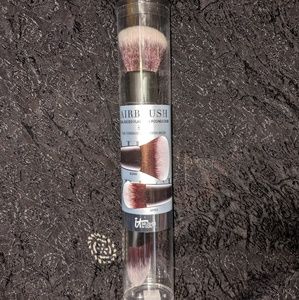 IT Cosmetics dual ended flawless complexion brush